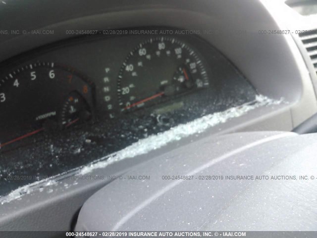 JTDBE32K330233689 - 2003 TOYOTA CAMRY LE/XLE SILVER photo 7