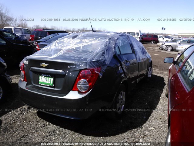 1G1JA5SH7D4211298 - 2013 CHEVROLET SONIC LS 灰色 照片 4