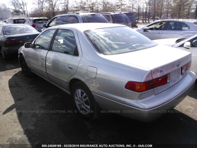 JT2BG22K610543927 - 2001 TOYOTA CAMRY CE/LE/XLE 灰色 照片 3