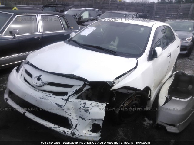 2T1BU4EE3DC068894 - 2013 TOYOTA COROLLA S/LE WHITE photo 2