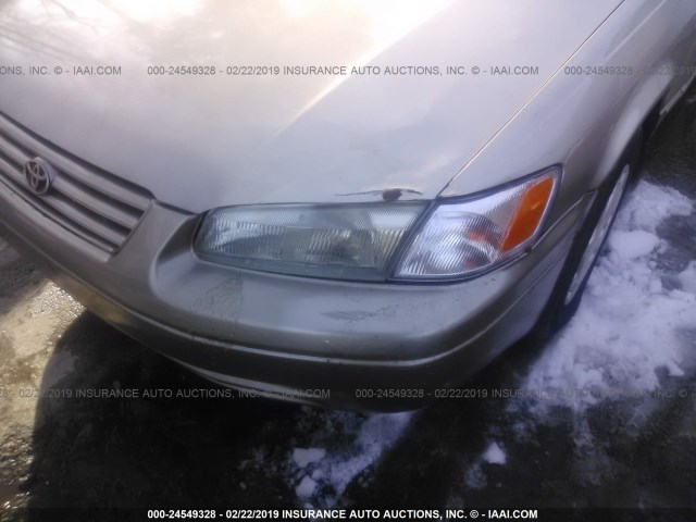 4T1BG22K4WU378530 - 1998 TOYOTA CAMRY CE/LE/XLE 棕色 照片 6