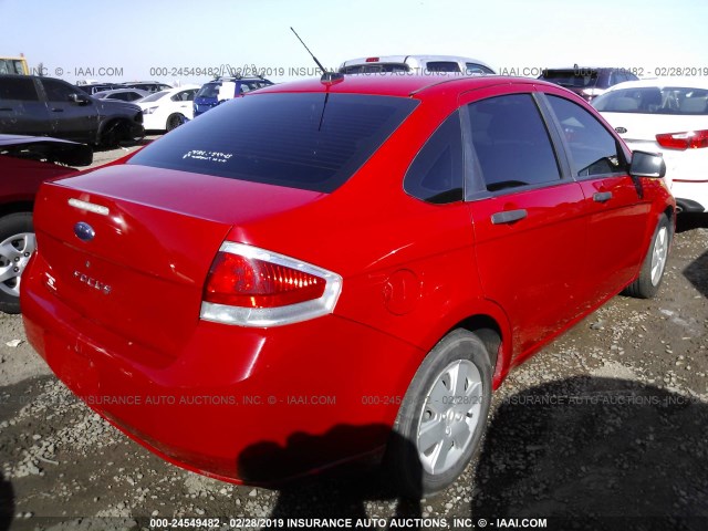 1FAHP34N88W252793 - 2008 FORD FOCUS S/SE RED photo 4