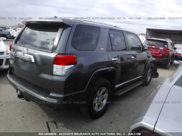 JTEZU5JR4B5023174 - 2011 TOYOTA 4RUNNER SR5/LIMITED GRAY photo 4