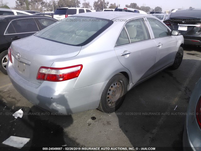 4T1BE46KX7U187434 - 2007 TOYOTA CAMRY NEW GENERAT CE/LE/XLE/SE SILVER photo 4