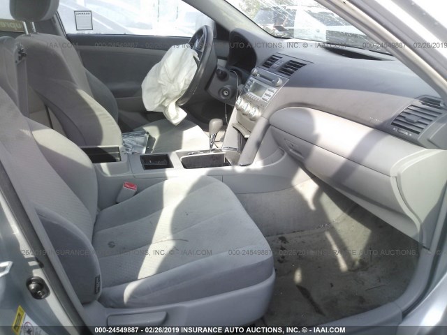 4T1BE46KX7U187434 - 2007 TOYOTA CAMRY NEW GENERAT CE/LE/XLE/SE SILVER photo 5