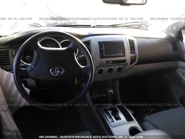 3TMLU4EN2BM064716 - 2011 TOYOTA TACOMA DOUBLE CAB 银色 照片 5