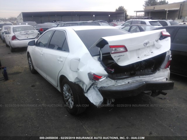 4T1BF1FK5CU566511 - 2012 TOYOTA CAMRY SE/LE/XLE WHITE photo 3