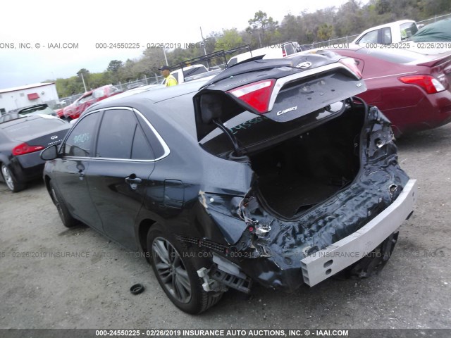 4T1BF1FK1GU165916 - 2016 TOYOTA CAMRY LE/XLE/SE/XSE BLACK photo 3