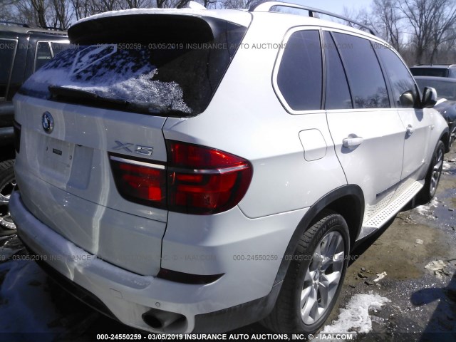5UXZV4C59D0E02307 - 2013 BMW X5 XDRIVE35I WHITE photo 4