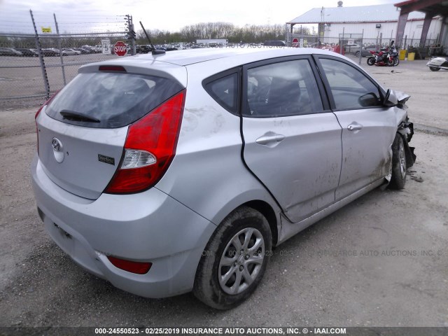 KMHCT5AEXEU172656 - 2014 HYUNDAI ACCENT GLS/GS SILVER photo 4