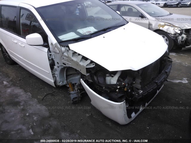 2C4RDGCG4GR401256 - 2016 DODGE GRAND CARAVAN SXT WHITE photo 6