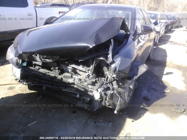 4T1BF1FK2HU405699 - 2017 TOYOTA CAMRY LE/XLE/SE/XSE 黑色 照片 6
