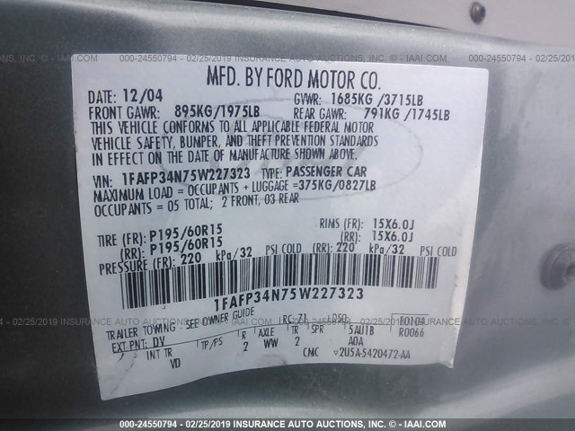 1FAFP34N75W227323 - 2005 FORD FOCUS ZX4 GREEN photo 9