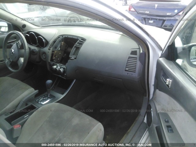 1N4AL11E56C240623 - 2006 NISSAN ALTIMA S/SL WHITE photo 5