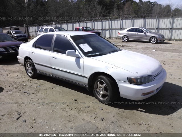 1HGCD5631TA010827 - 1996 HONDA ACCORD LX/EX WHITE photo 1