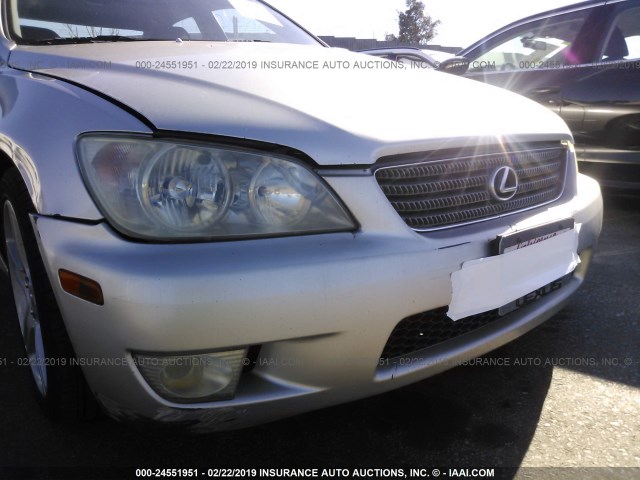 JTHBD182510006773 - 2001 LEXUS IS 300 GRAY photo 6