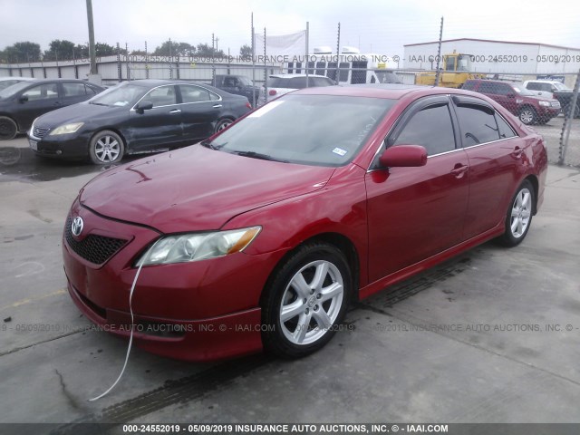 4T1BK46K07U022632 - 2007 TOYOTA CAMRY NEW GENERAT LE/XLE/SE RED photo 2