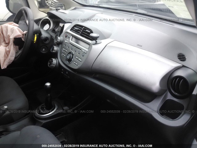 JHMGE8G3XDC012562 - 2013 HONDA FIT SILVER photo 5