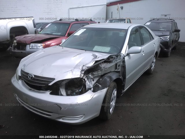 4T1BE30K14U924549 - 2004 TOYOTA CAMRY LE/XLE/SE SILVER photo 2