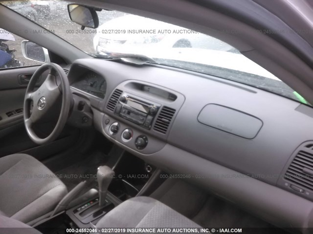 4T1BE30K14U924549 - 2004 TOYOTA CAMRY LE/XLE/SE SILVER photo 5