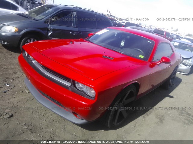 2C3CDYAGXEH214559 - 2014 DODGE CHALLENGER SXT RED photo 2