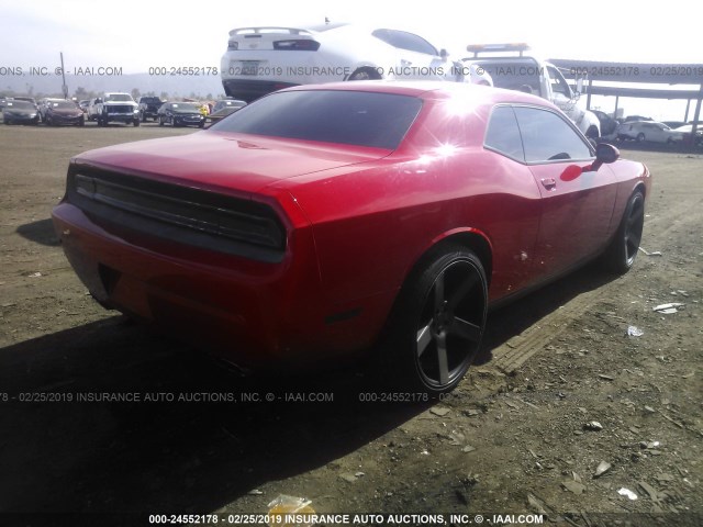 2C3CDYAGXEH214559 - 2014 DODGE CHALLENGER SXT RED photo 4