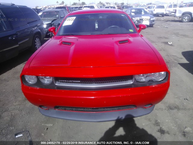 2C3CDYAGXEH214559 - 2014 DODGE CHALLENGER SXT RED photo 6