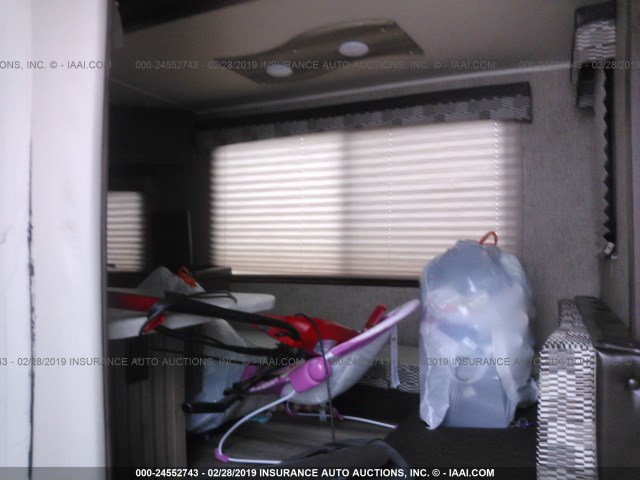 4X4TPUH20HP064140 - 2017 FOREST RIVER PUMA 32FBIS  未知 照片 5