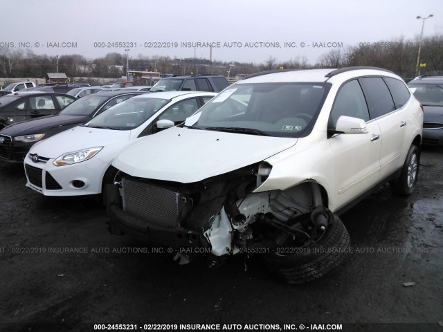 1GNKVGED9CJ188943 - 2012 CHEVROLET TRAVERSE LT WHITE photo 2