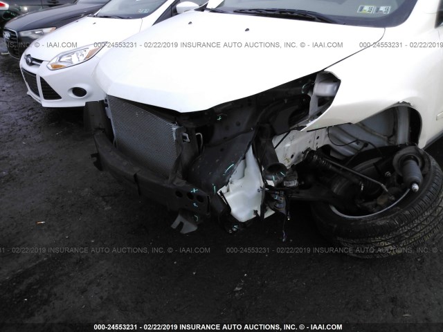 1GNKVGED9CJ188943 - 2012 CHEVROLET TRAVERSE LT WHITE photo 6