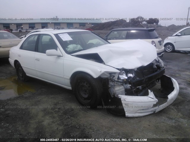 4T1BG22K11U822469 - 2001 TOYOTA CAMRY CE/LE/XLE WHITE photo 1