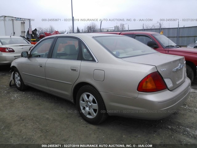 4T1BF28B12U217329 - 2002 TOYOTA AVALON XL/XLS GOLD photo 3