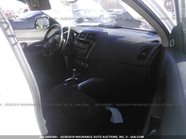 JA4AR4AU6CZ003742 - 2012 MITSUBISHI OUTLANDER SPORT SE WHITE photo 5