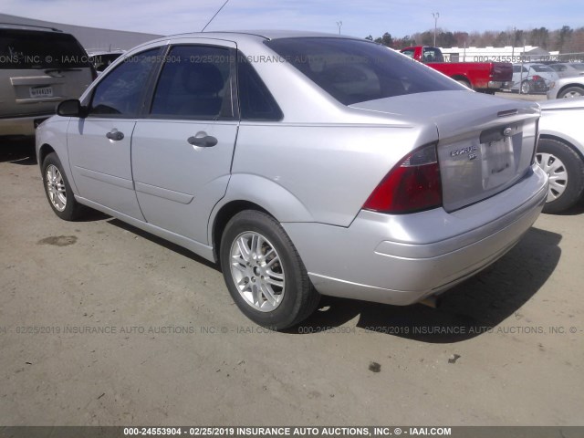 1FAFP34N27W158804 - 2007 FORD FOCUS ZX4/S/SE/SES SILVER photo 3