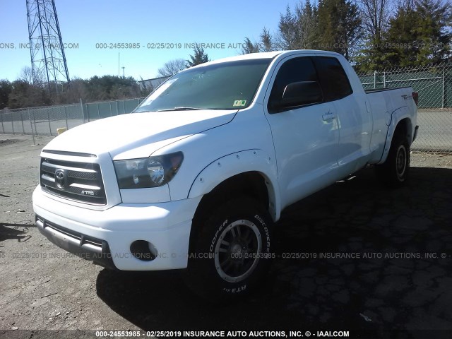 5TFUY5F15AX115080 - 2010 TOYOTA TUNDRA DOUBLE CAB SR5 WHITE photo 2