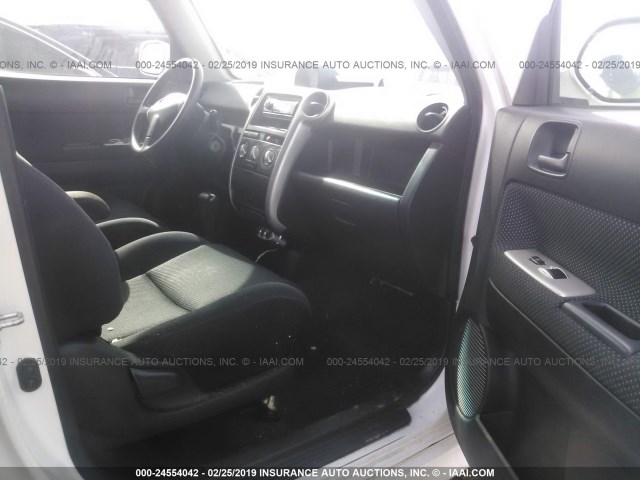 JTLKT324150187679 - 2005 TOYOTA SCION XB 白色 照片 5