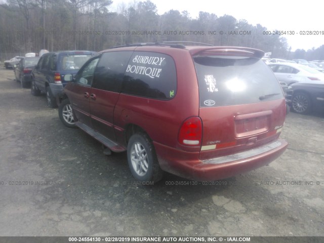 1B4GP44G6YB779099 - 2000 DODGE GRAND CARAVAN SE/SPORT RED photo 3