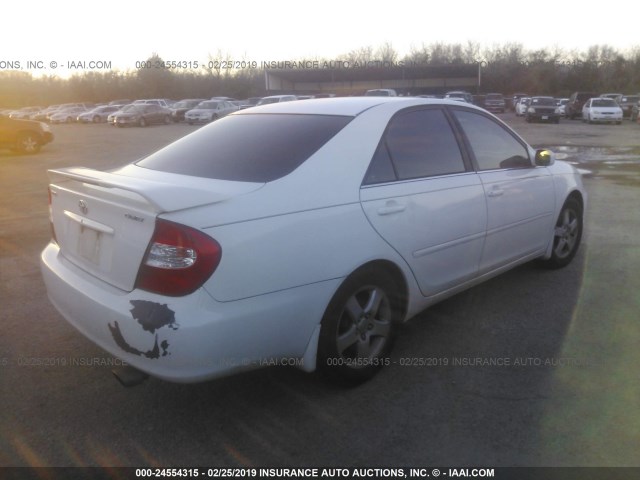 4T1BE32K72U075750 - 2002 TOYOTA CAMRY LE/XLE/SE WHITE photo 4
