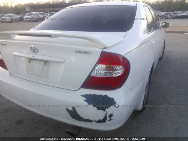 4T1BE32K72U075750 - 2002 TOYOTA CAMRY LE/XLE/SE WHITE photo 6