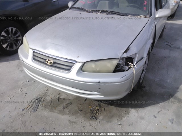 4T1BG22K21U036924 - 2001 TOYOTA CAMRY CE/LE/XLE SILVER photo 6