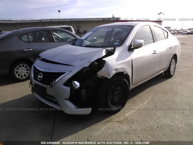 3N1CN7AP9KL814630 - 2019 NISSAN VERSA SILVER photo 2