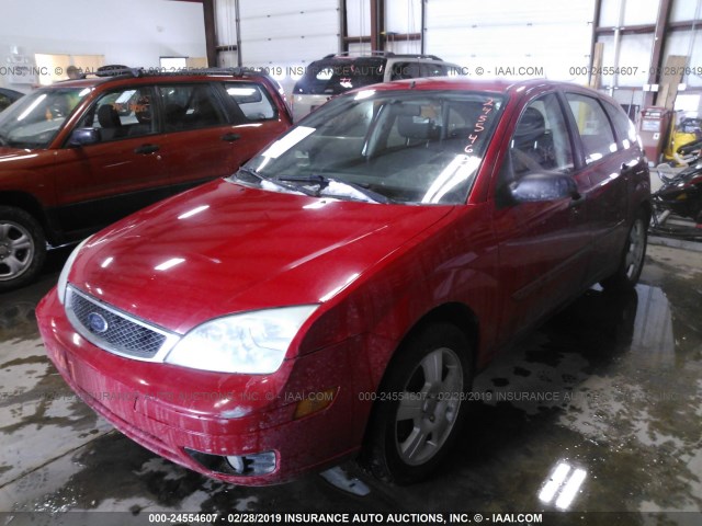 1FAHP37N87W201286 - 2007 FORD FOCUS ZX5/S/SE/SES RED photo 2