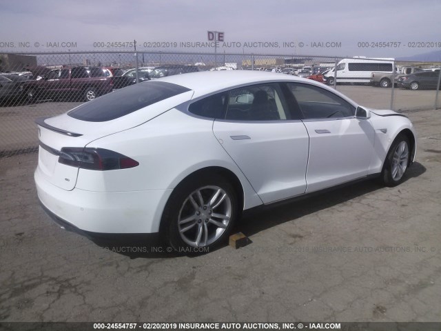 5YJSA1AG5DFP09506 - 2013 TESLA MODEL S WHITE photo 4