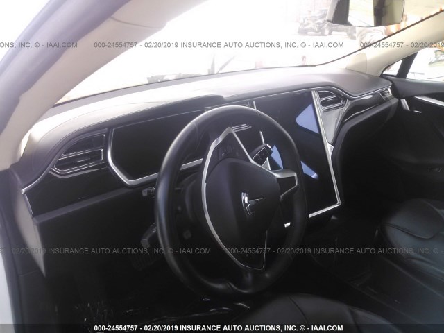 5YJSA1AG5DFP09506 - 2013 TESLA MODEL S WHITE photo 5