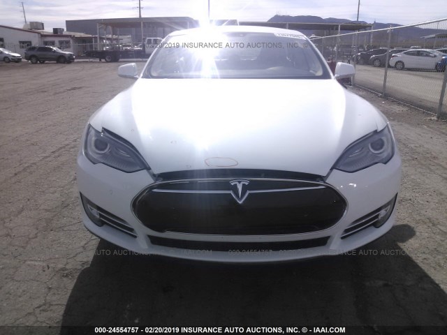 5YJSA1AG5DFP09506 - 2013 TESLA MODEL S WHITE photo 6