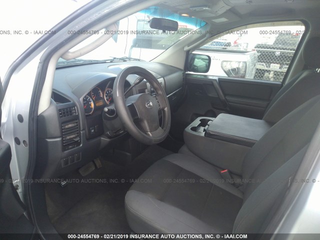 1N6BA07D08N344843 - 2008 NISSAN TITAN XE/SE/LE SILVER photo 5