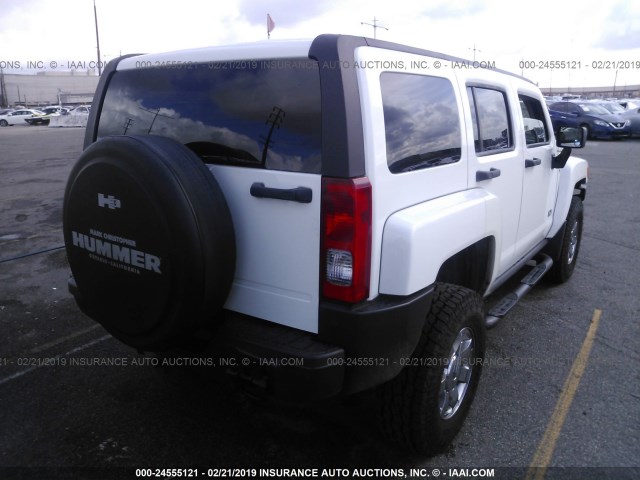 5GTDN13E878120892 - 2007 HUMMER H3 WHITE photo 4