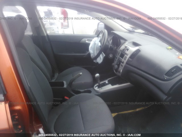 KNAFW4A36A5040917 - 2010 KIA FORTE SX ORANGE photo 5