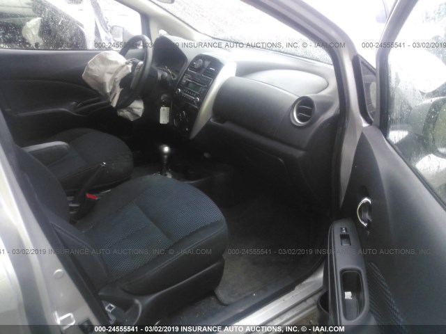 3N1CE2CP8FL425659 - 2015 NISSAN VERSA NOTE S/S PLUS/SV/SL/SR SILVER photo 5