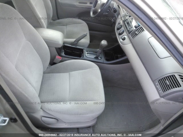 4T1BE32K72U062884 - 2002 TOYOTA CAMRY LE/XLE/SE GOLD photo 5